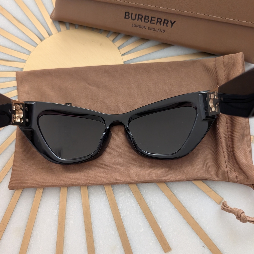 NIB Burberry Black Cat-Eye Sunglasses - Picture 6 of 15